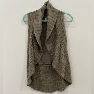 Women’s Sleeveless Chunky Knit Cardigan, Taupe Size M